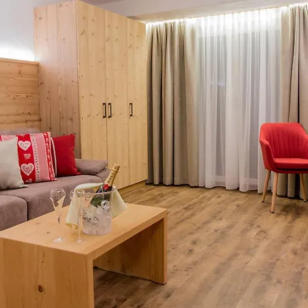 Hotel Bergkristall 4*