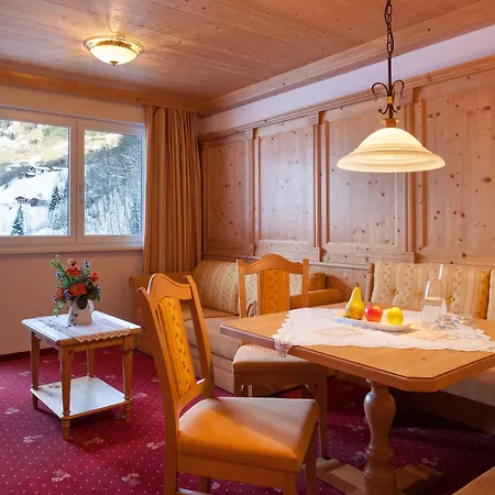 Bergkristall فندق سيلبيرتال