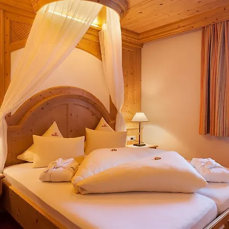 Hotel Bergkristall 4*